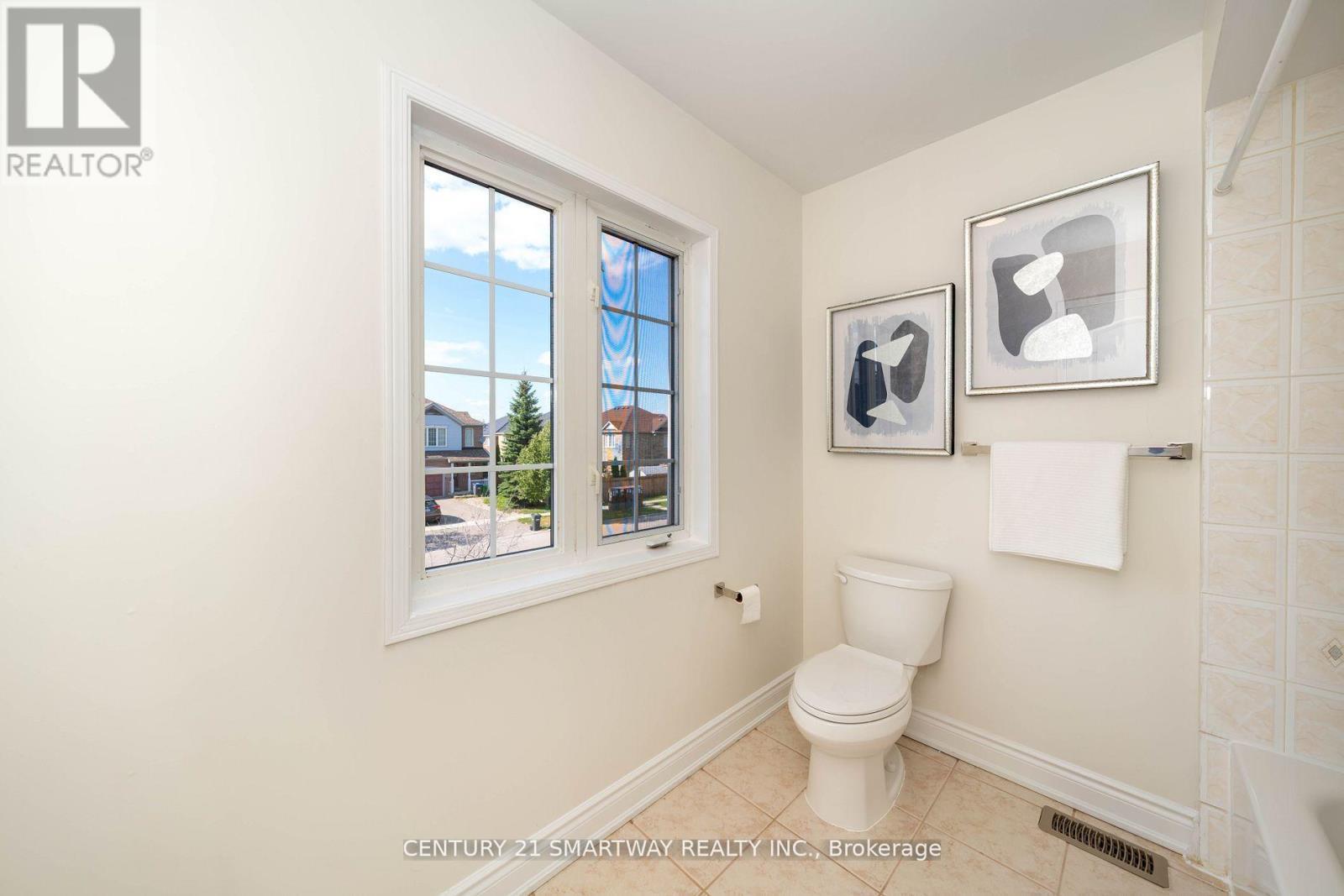 3424 Angel Pass Drive, Mississauga, ON - Indoor Photo Showing Bathroom
