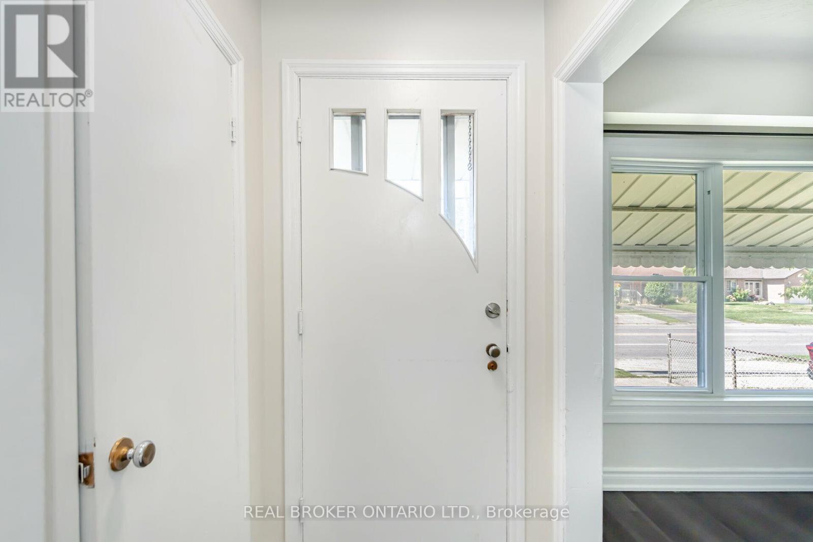 Main - 227 Stevenson Road N, Oshawa, ON - Indoor Photo Showing Other Room