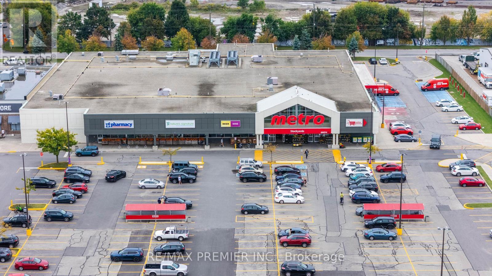 104 - 2151 St. Clair Avenue W, Toronto, ON