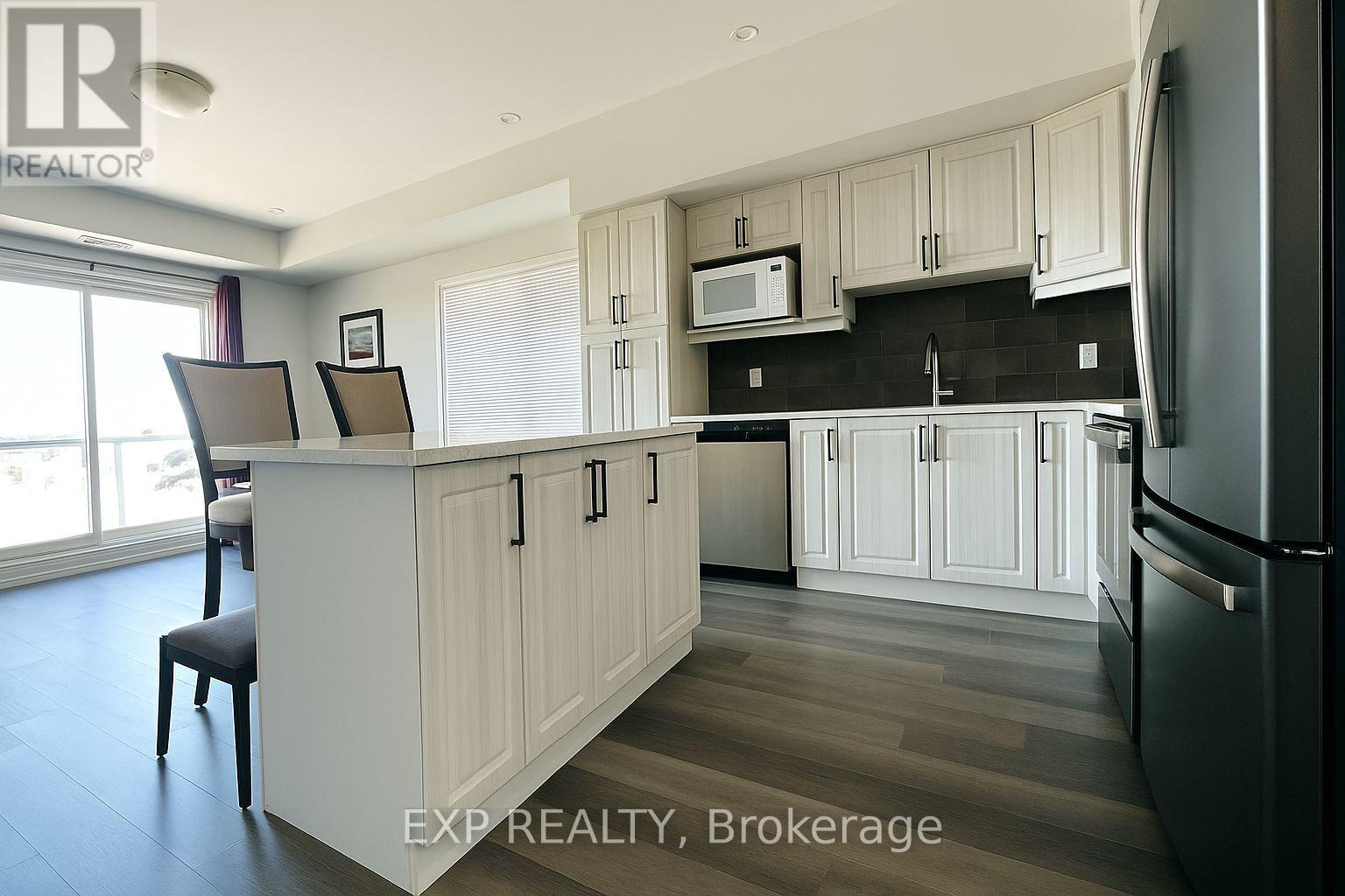 721 Franklin Boulevard, Cambridge, ON - Indoor Photo Showing Kitchen
