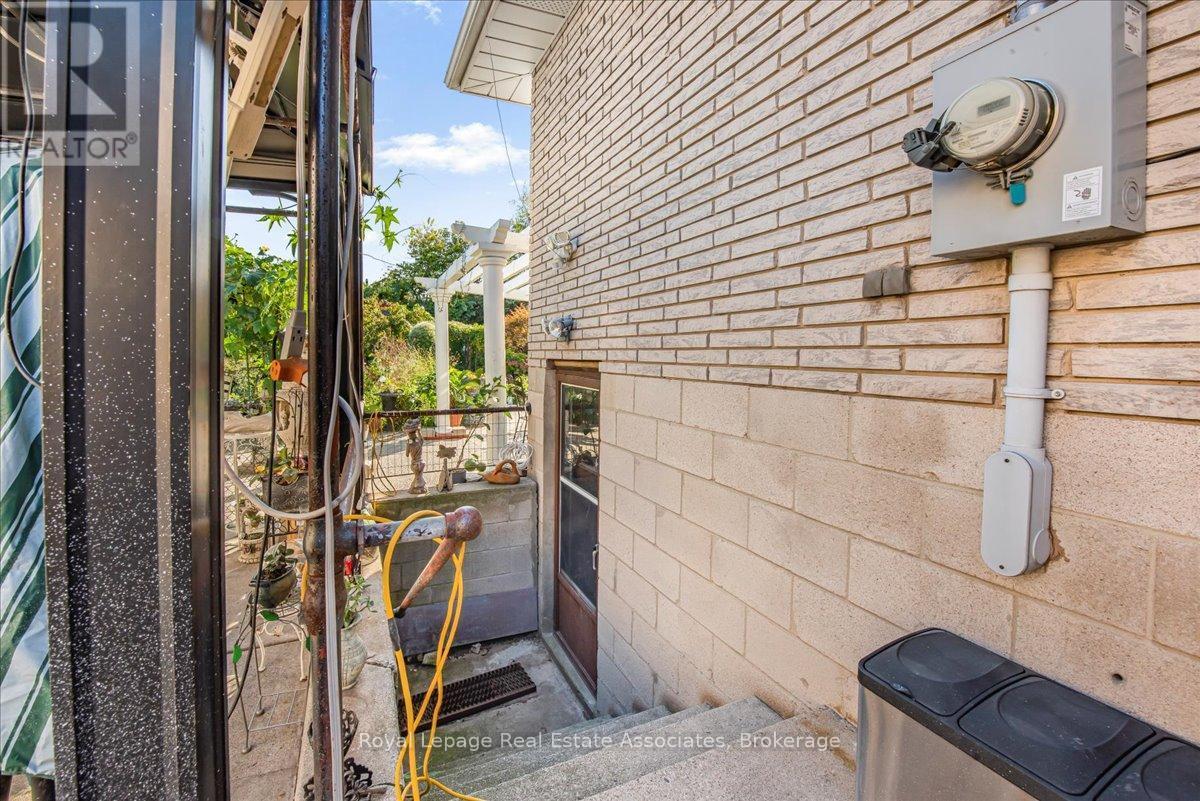 51 Picton Street W, Hamilton, ON - Outdoor With Exterior