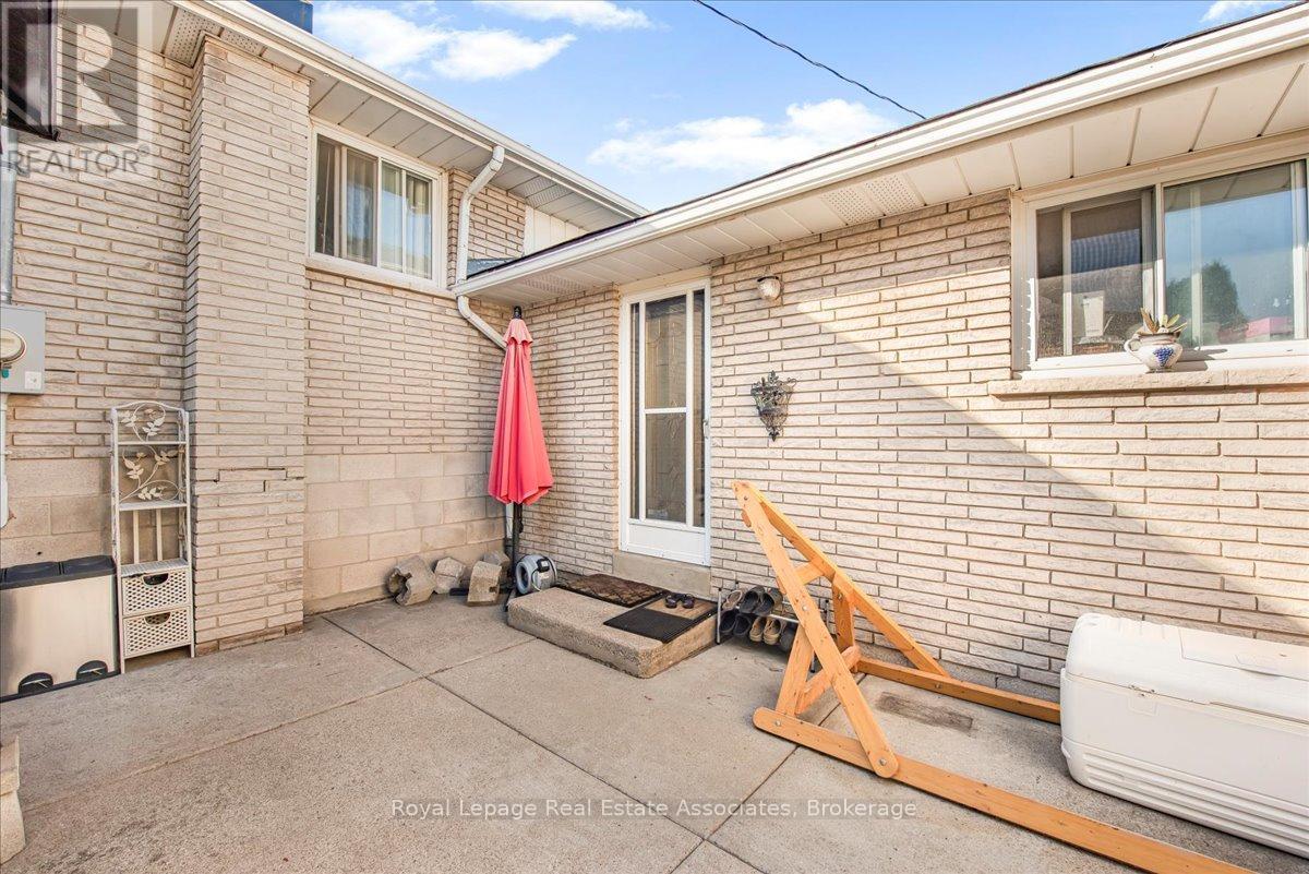 51 Picton Street W, Hamilton, ON - Outdoor With Exterior