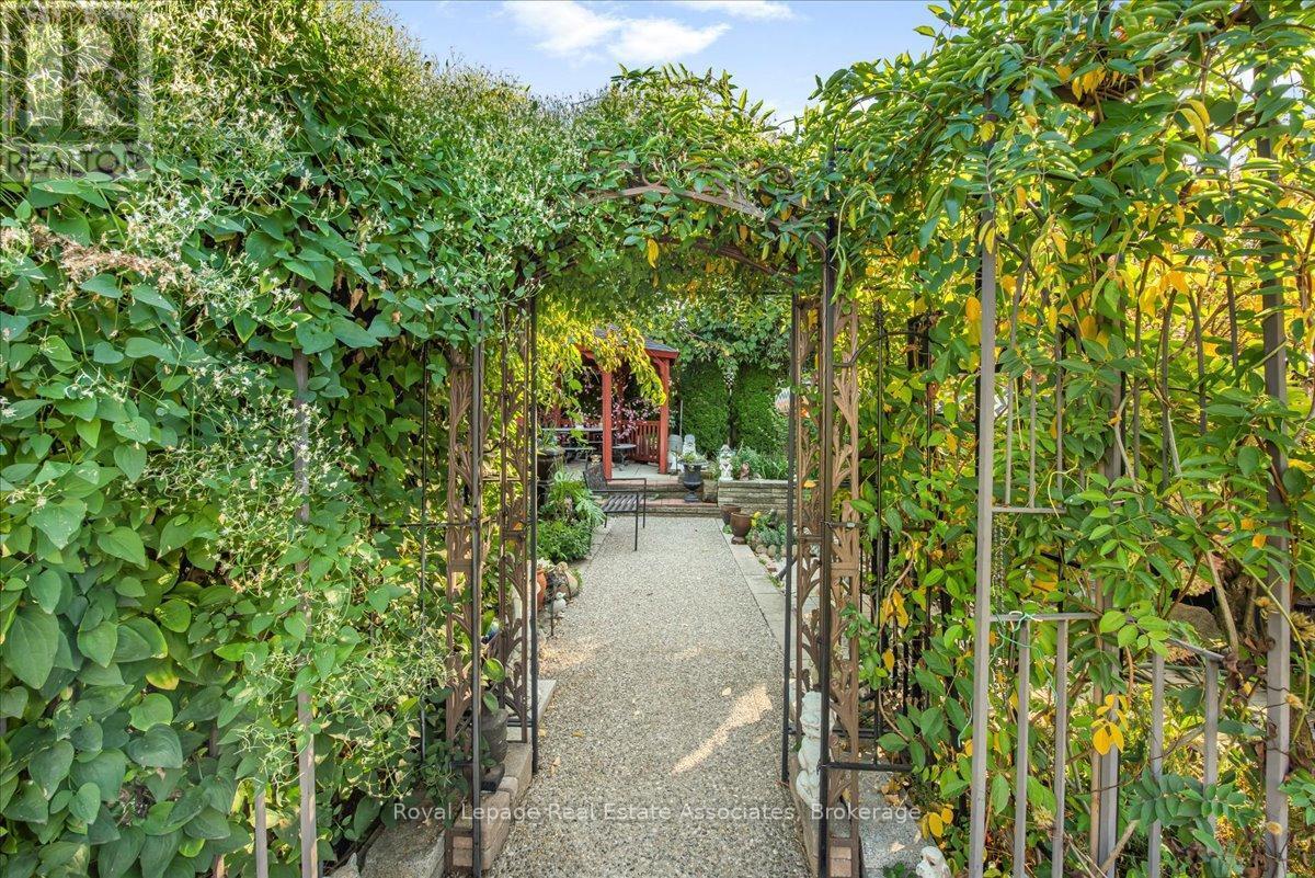 51 Picton Street W, Hamilton, ON - Outdoor