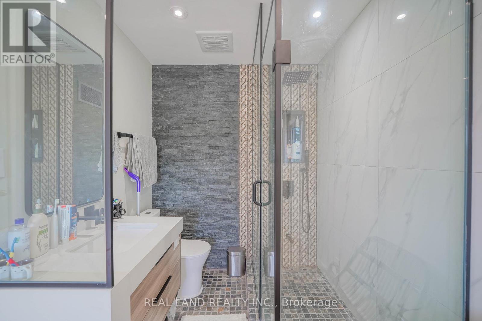 21 Marilyn Crescent, Kawartha Lakes, ON - Indoor Photo Showing Bathroom