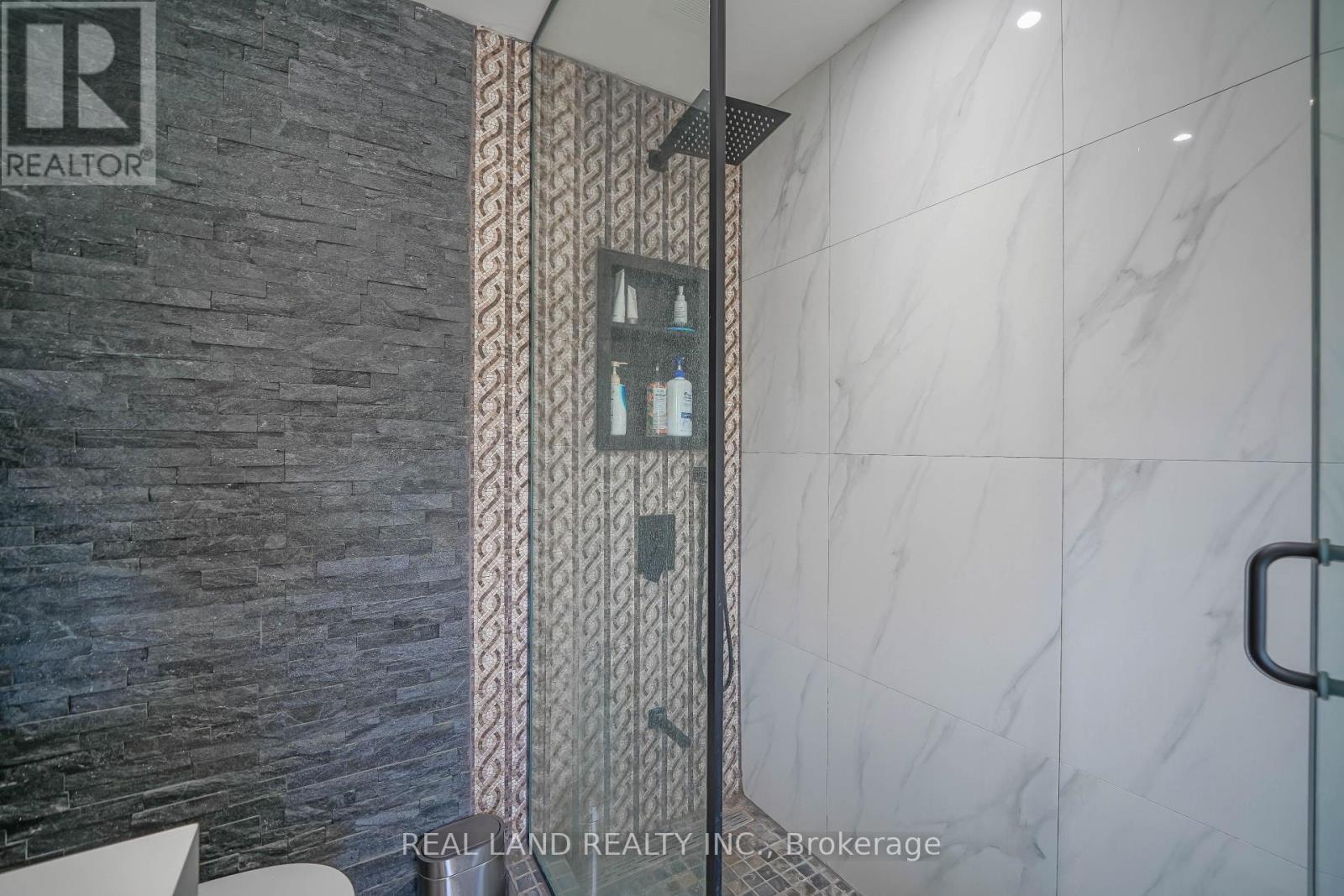 21 Marilyn Crescent, Kawartha Lakes, ON - Indoor Photo Showing Bathroom