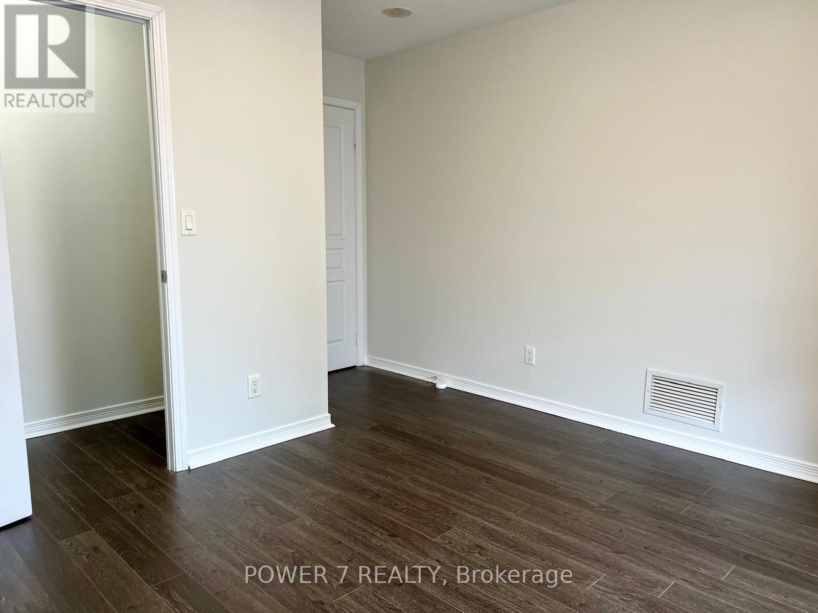 102 - 352 Front Street W, Toronto, ON - Indoor Photo Showing Other Room