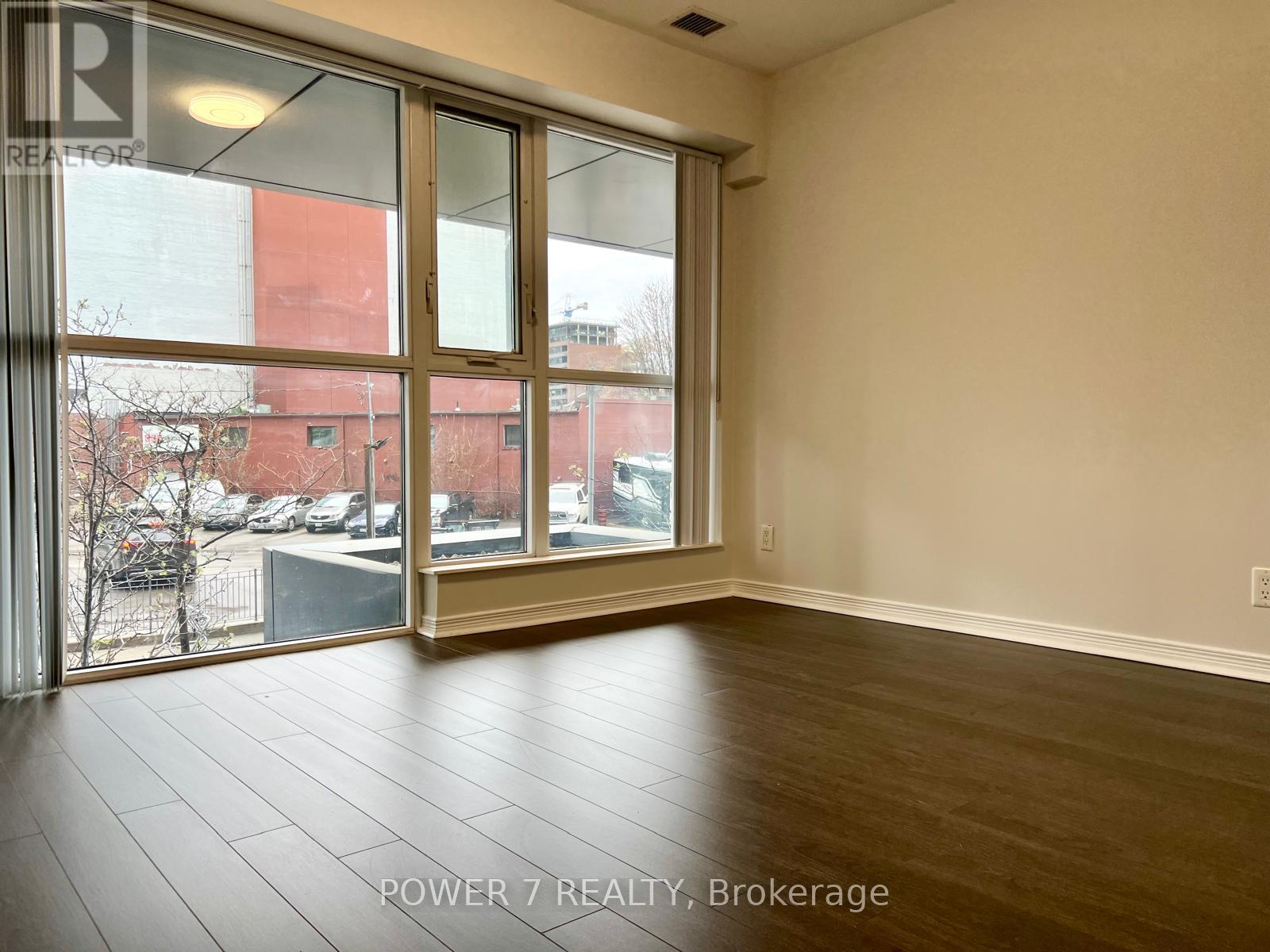 102 - 352 Front Street W, Toronto, ON - Indoor Photo Showing Other Room