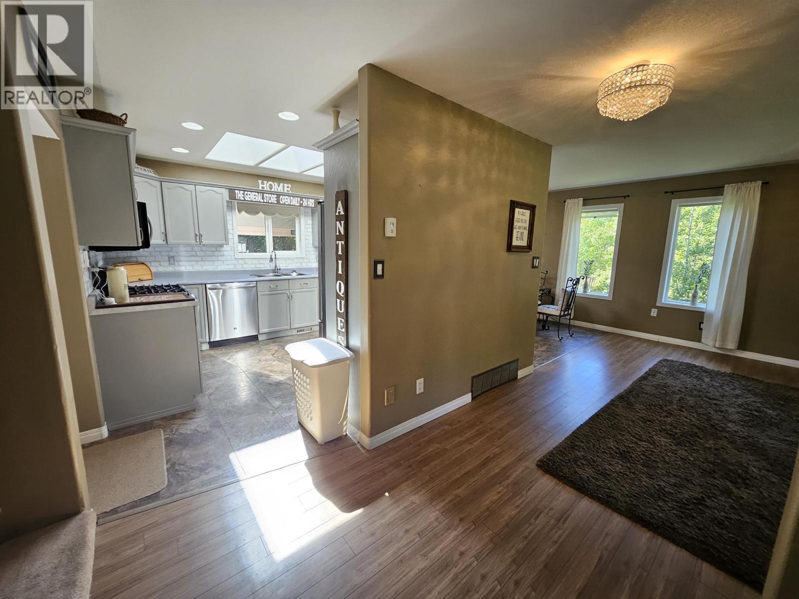 4887 Meesquono Trail, 108 Mile Ranch, BC - Indoor