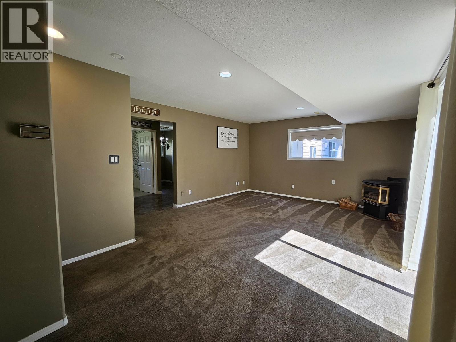 4887 Meesquono Trail, 108 Mile Ranch, BC - Indoor