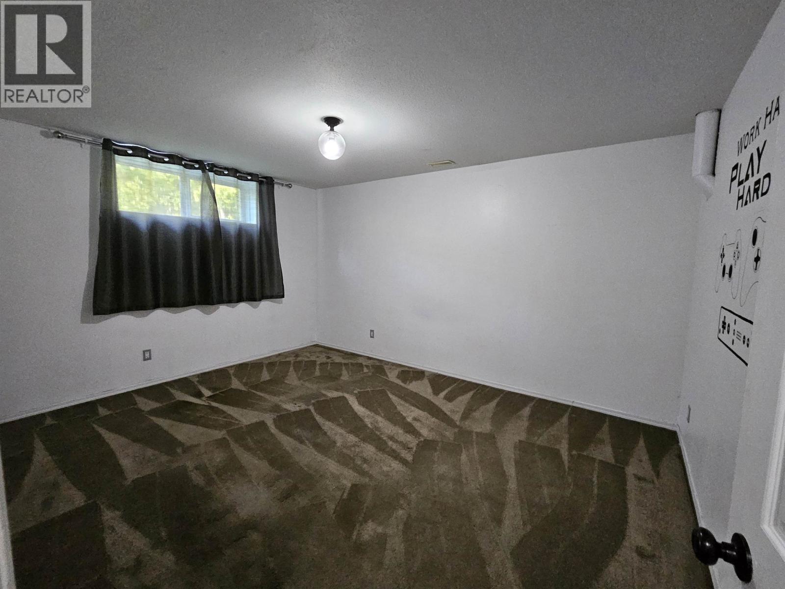 4887 Meesquono Trail, 108 Mile Ranch, BC - Indoor Photo Showing Other Room