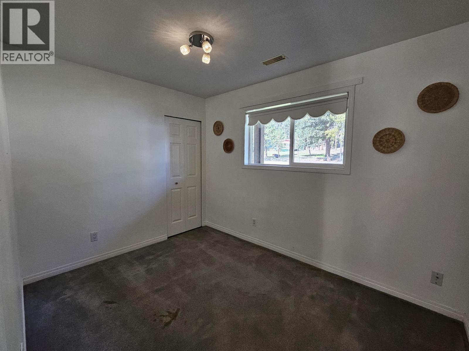 4887 Meesquono Trail, 108 Mile Ranch, BC - Indoor Photo Showing Other Room