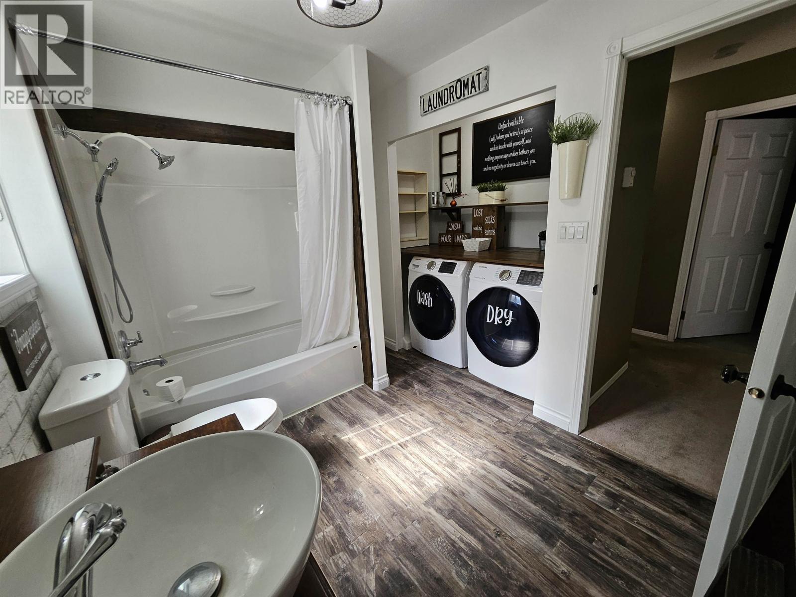 4887 Meesquono Trail, 108 Mile Ranch, BC - Indoor Photo Showing Laundry Room