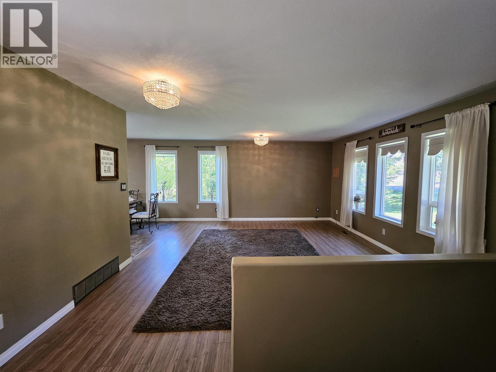 4887 Meesquono Trail, 108 Mile Ranch, BC - Indoor Photo Showing Other Room