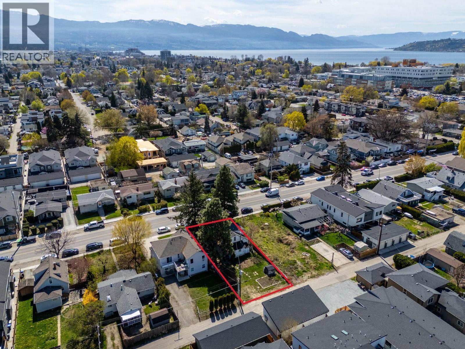 790 Cadder Avenue, Kelowna, BC - Outdoor With View