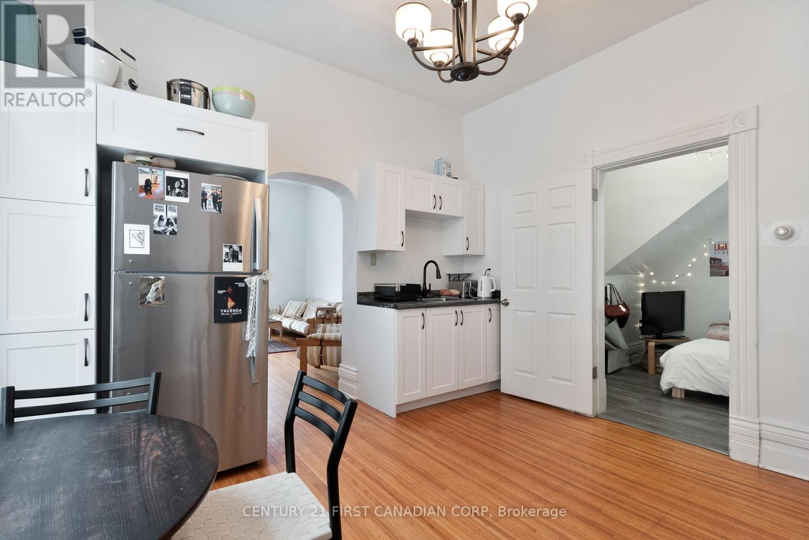 578 Waterloo Street, London East (East F), ON - Indoor