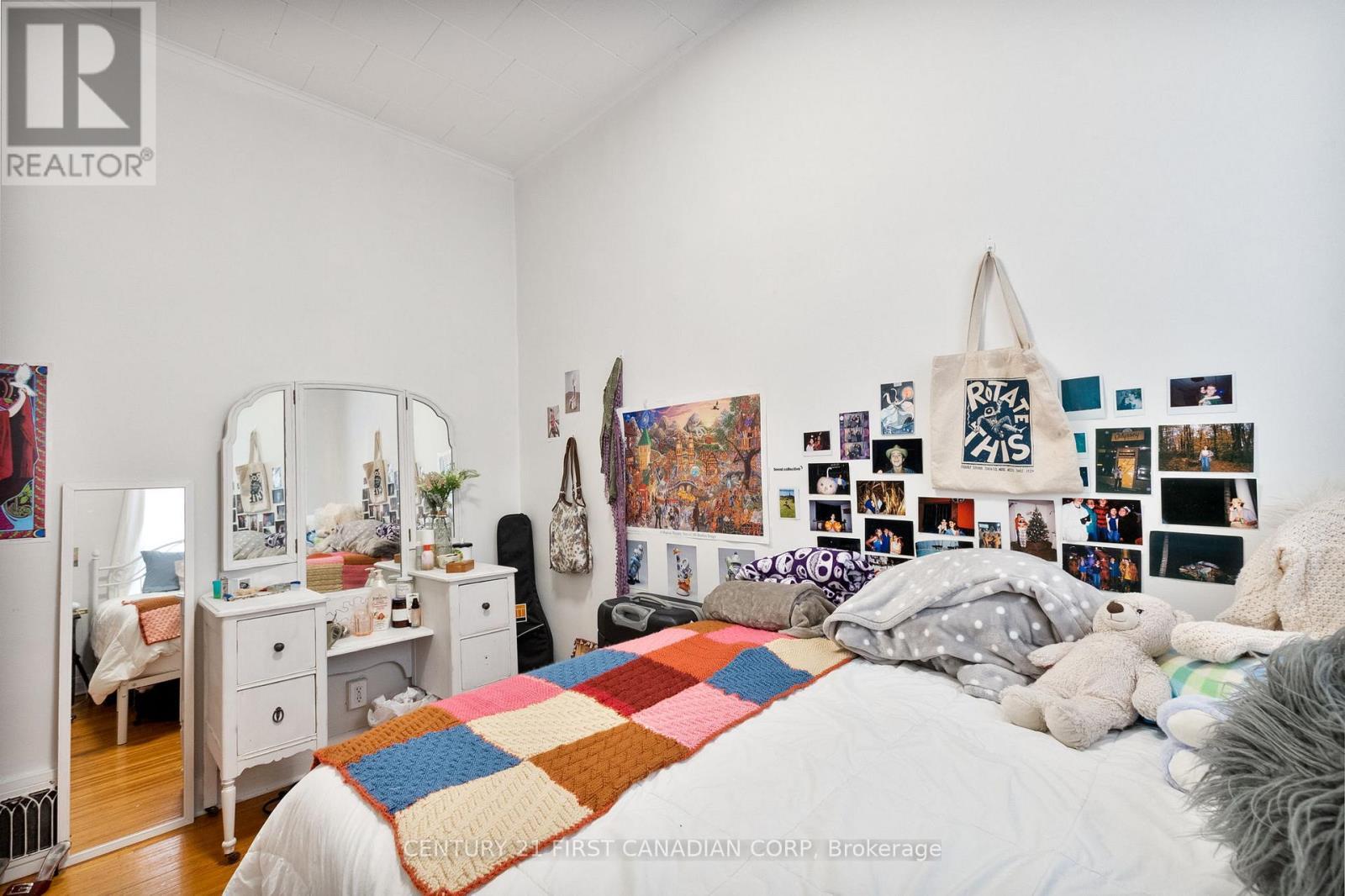 578 Waterloo Street, London East (East F), ON - Indoor Photo Showing Bedroom