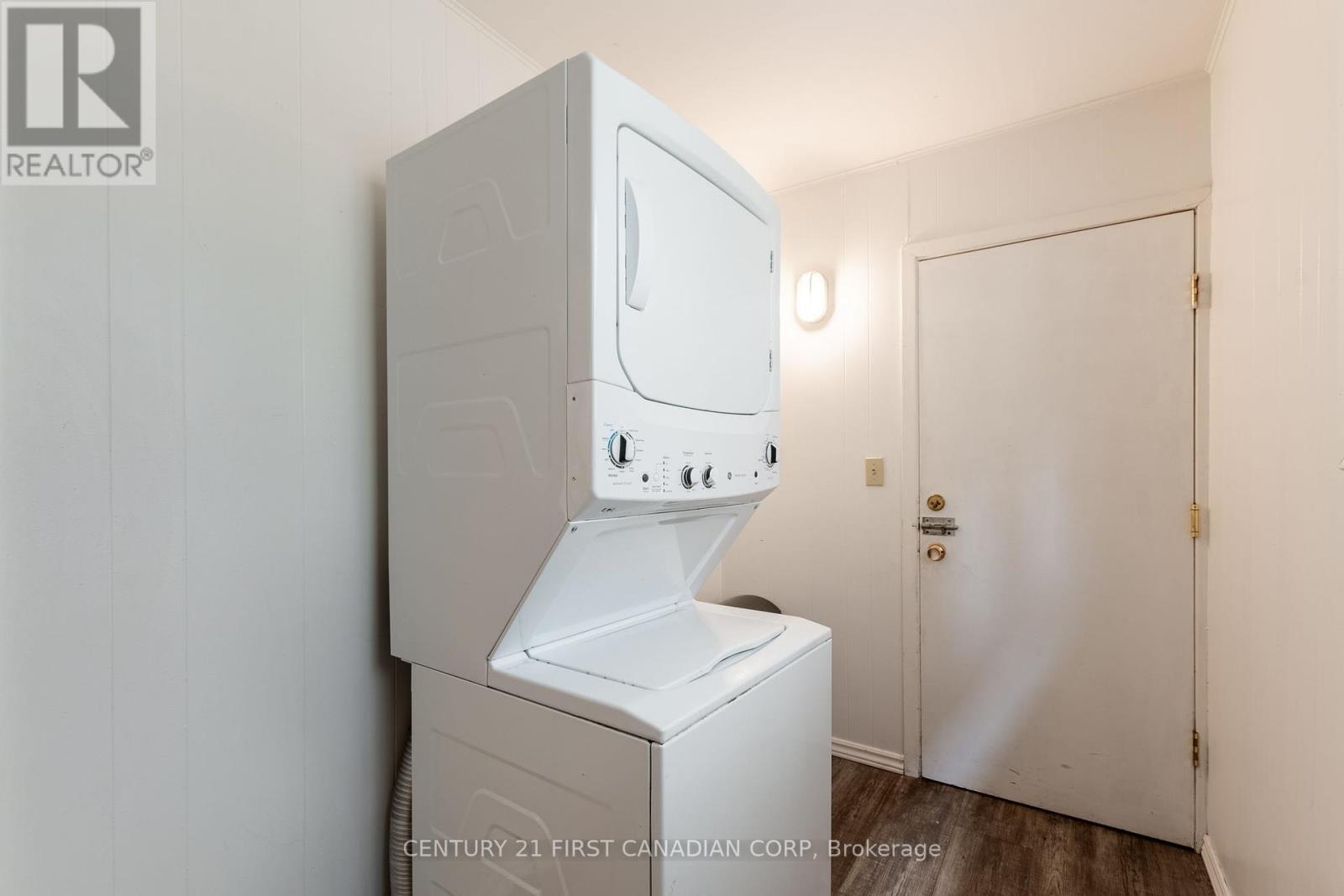 578 Waterloo Street, London East (East F), ON - Indoor Photo Showing Laundry Room