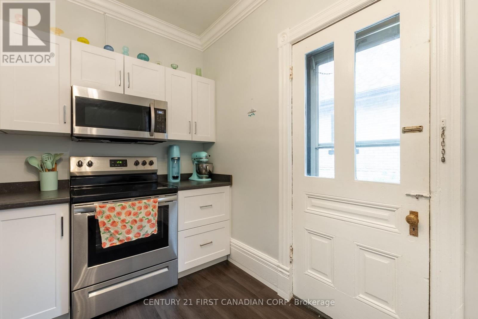 578 Waterloo Street, London East (East F), ON - Indoor Photo Showing Kitchen