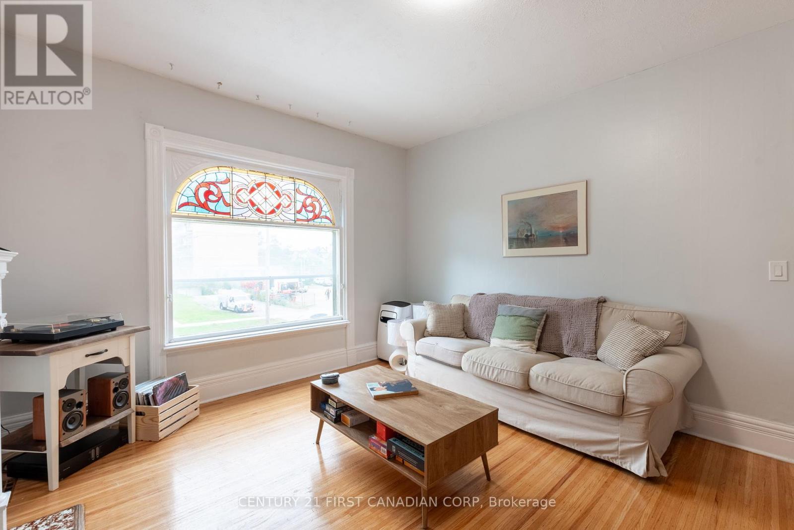 578 Waterloo Street, London East (East F), ON - Indoor Photo Showing Living Room