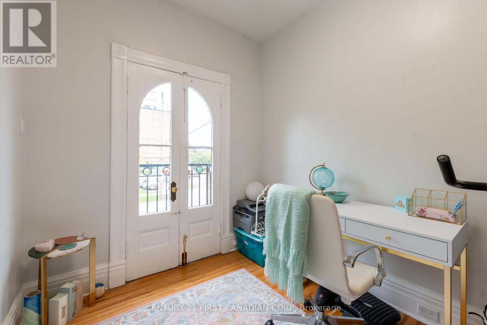 578 Waterloo Street, London East (East F), ON - Indoor Photo Showing Office