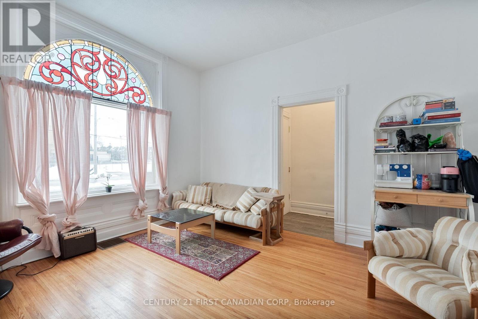 578 Waterloo Street, London East (East F), ON - Indoor Photo Showing Living Room