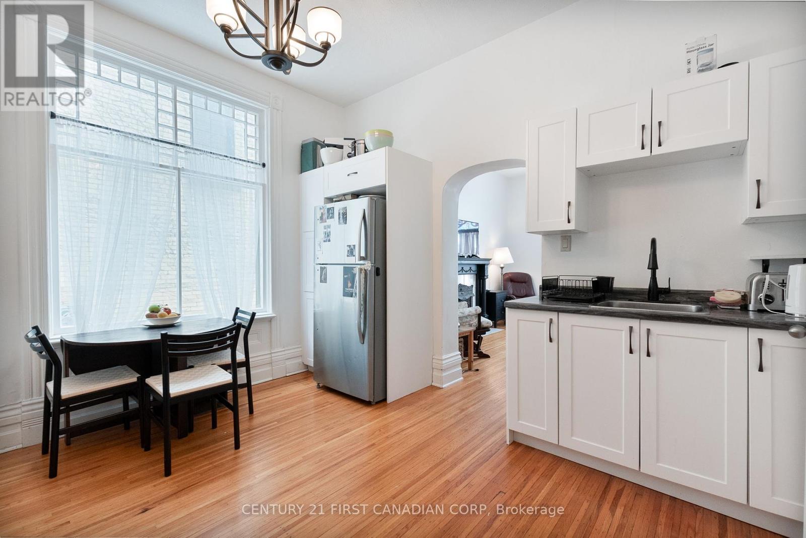 578 Waterloo Street, London East (East F), ON - Indoor