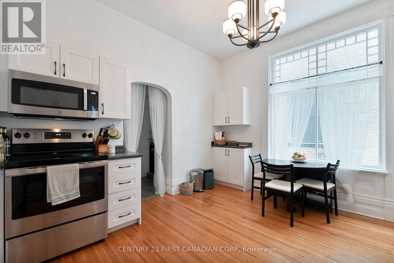 578 Waterloo Street, London East (East F), ON - Indoor Photo Showing Kitchen