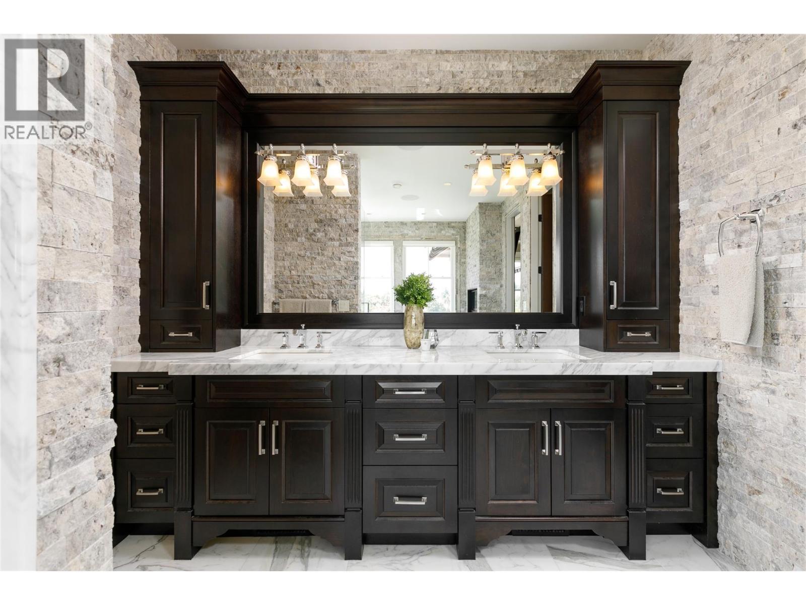 622 Jigger Place, Vernon, BC - Indoor Photo Showing Bathroom