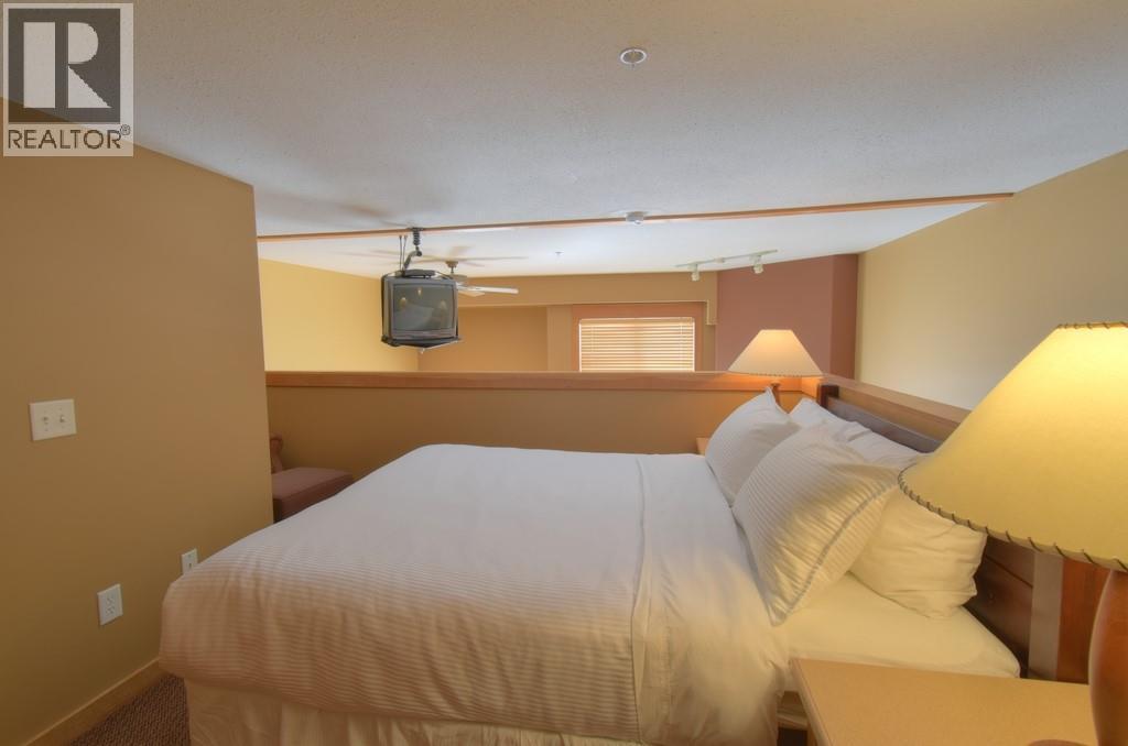 5335 Big White Road Unit# 206, Big White, BC - Indoor Photo Showing Bedroom