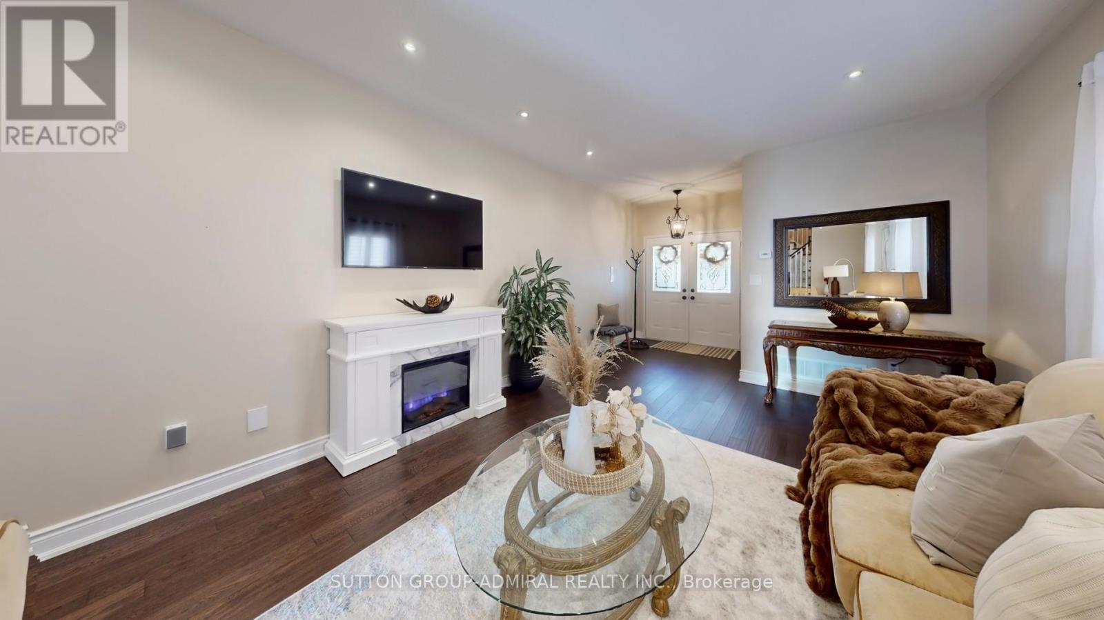 222 Hollywood Hill Circle, Vaughan, ON - Indoor Photo Showing Living Room With Fireplace