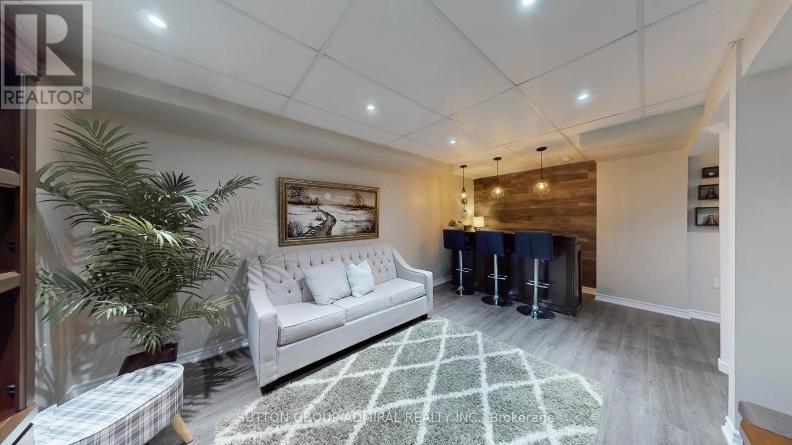 222 Hollywood Hill Circle, Vaughan, ON - Indoor Photo Showing Living Room