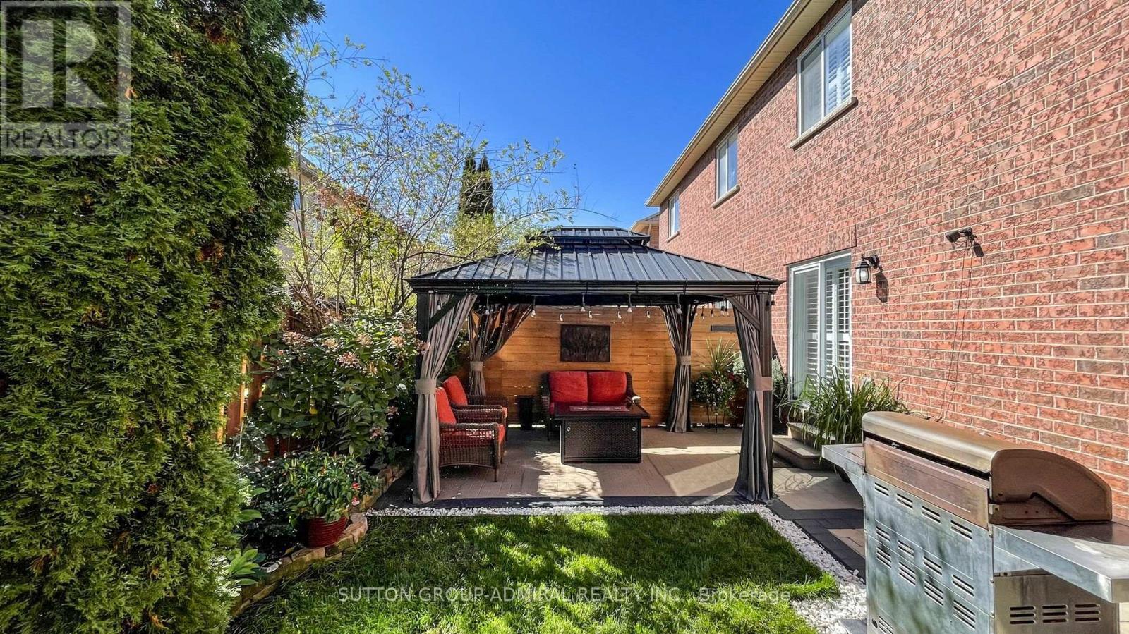 222 Hollywood Hill Circle, Vaughan, ON - Outdoor With Deck Patio Veranda