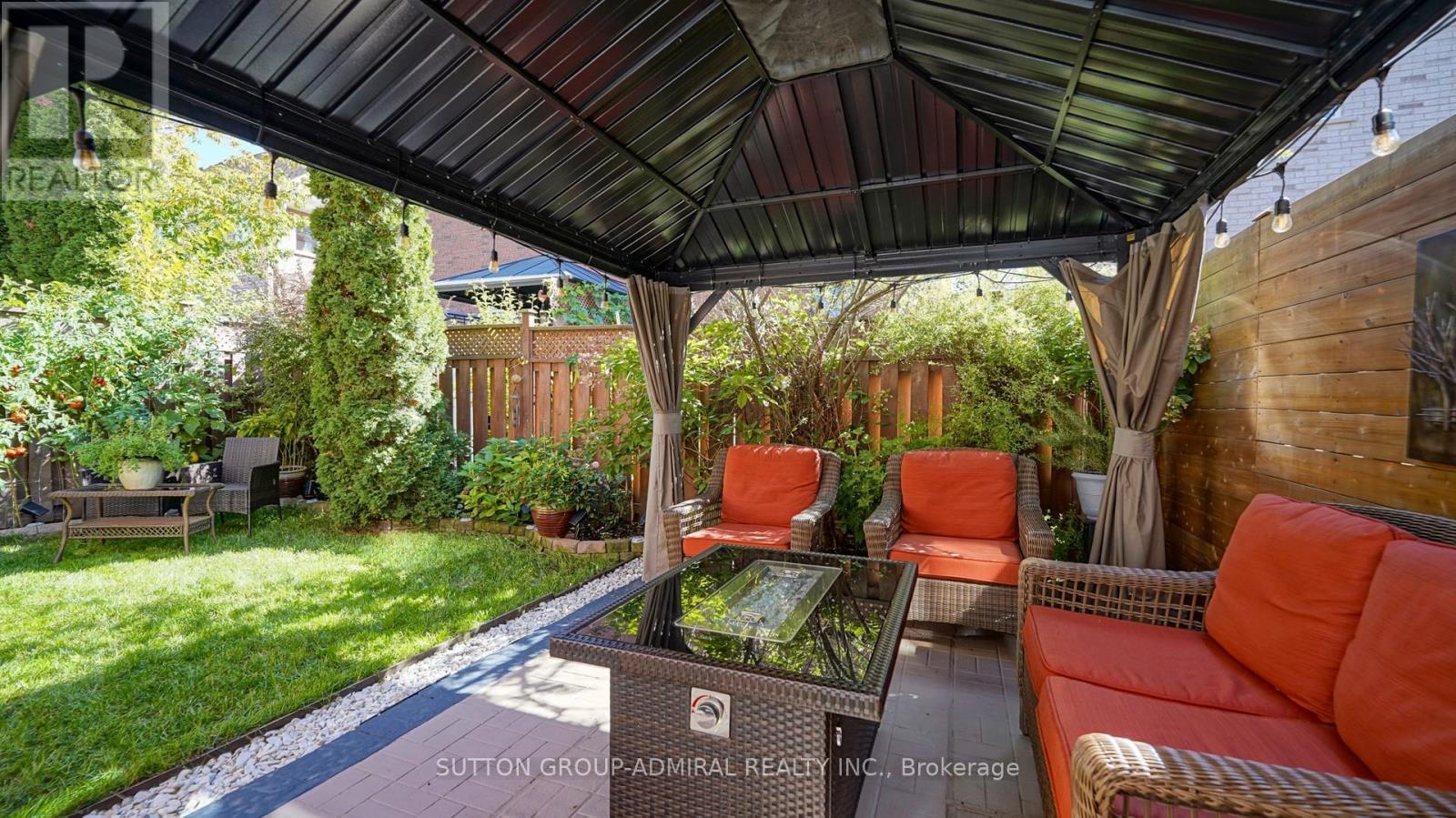 222 Hollywood Hill Circle, Vaughan, ON - Outdoor With Deck Patio Veranda With Exterior