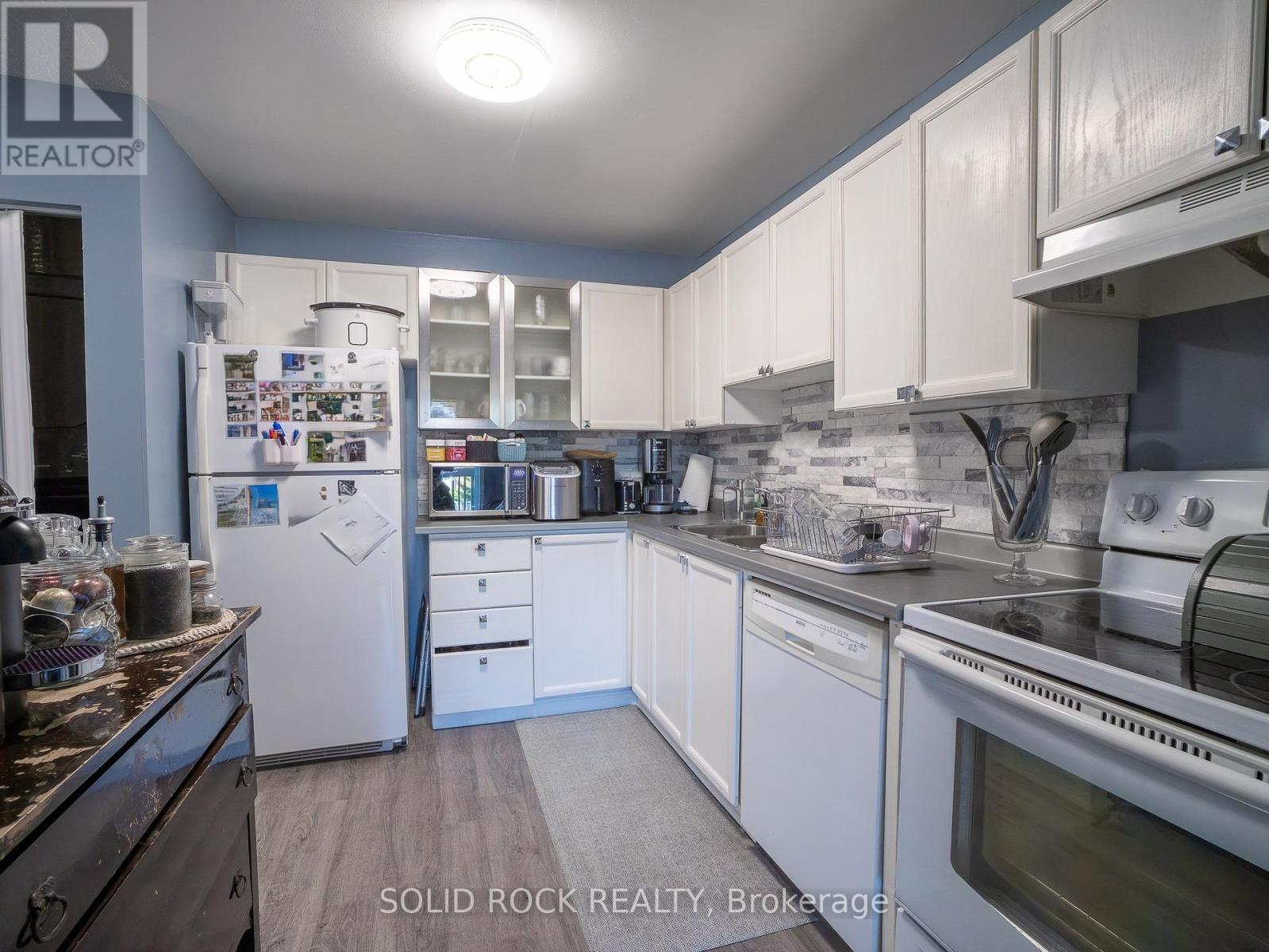106 - 24 Townline Road W, Carleton Place, ON - Indoor Photo Showing Kitchen