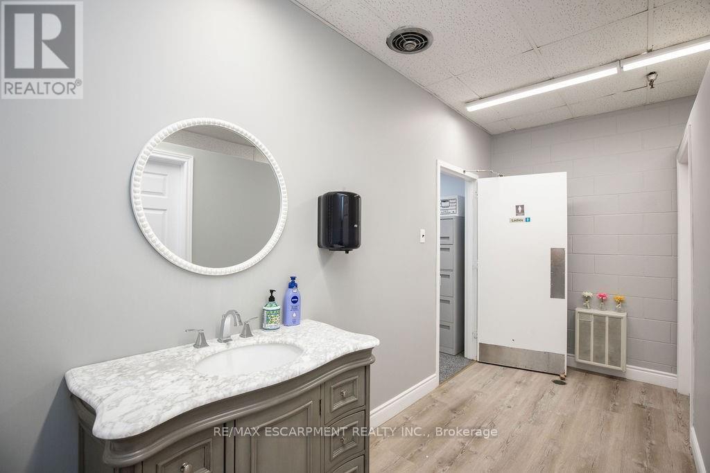 42 Niagara Street, Hamilton, ON