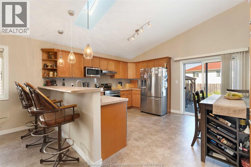 4530 Sassafras, Windsor, ON - Indoor Photo Showing Kitchen