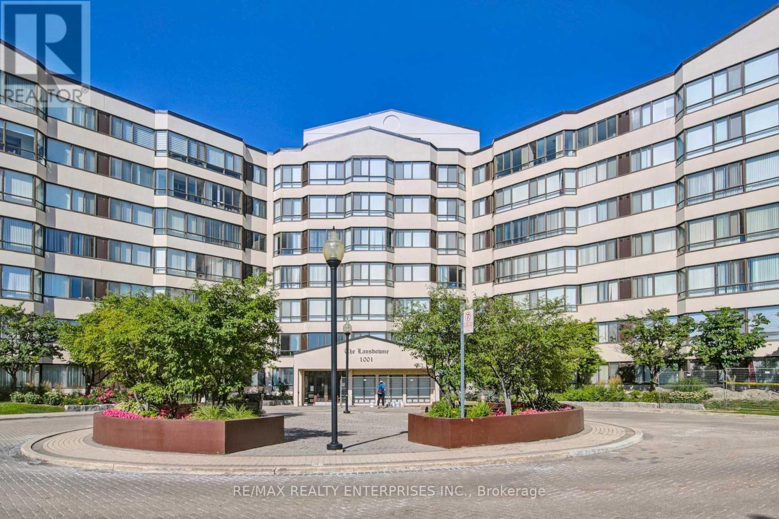 420 - 1001 Cedarglen Gate, Mississauga, ON - Outdoor