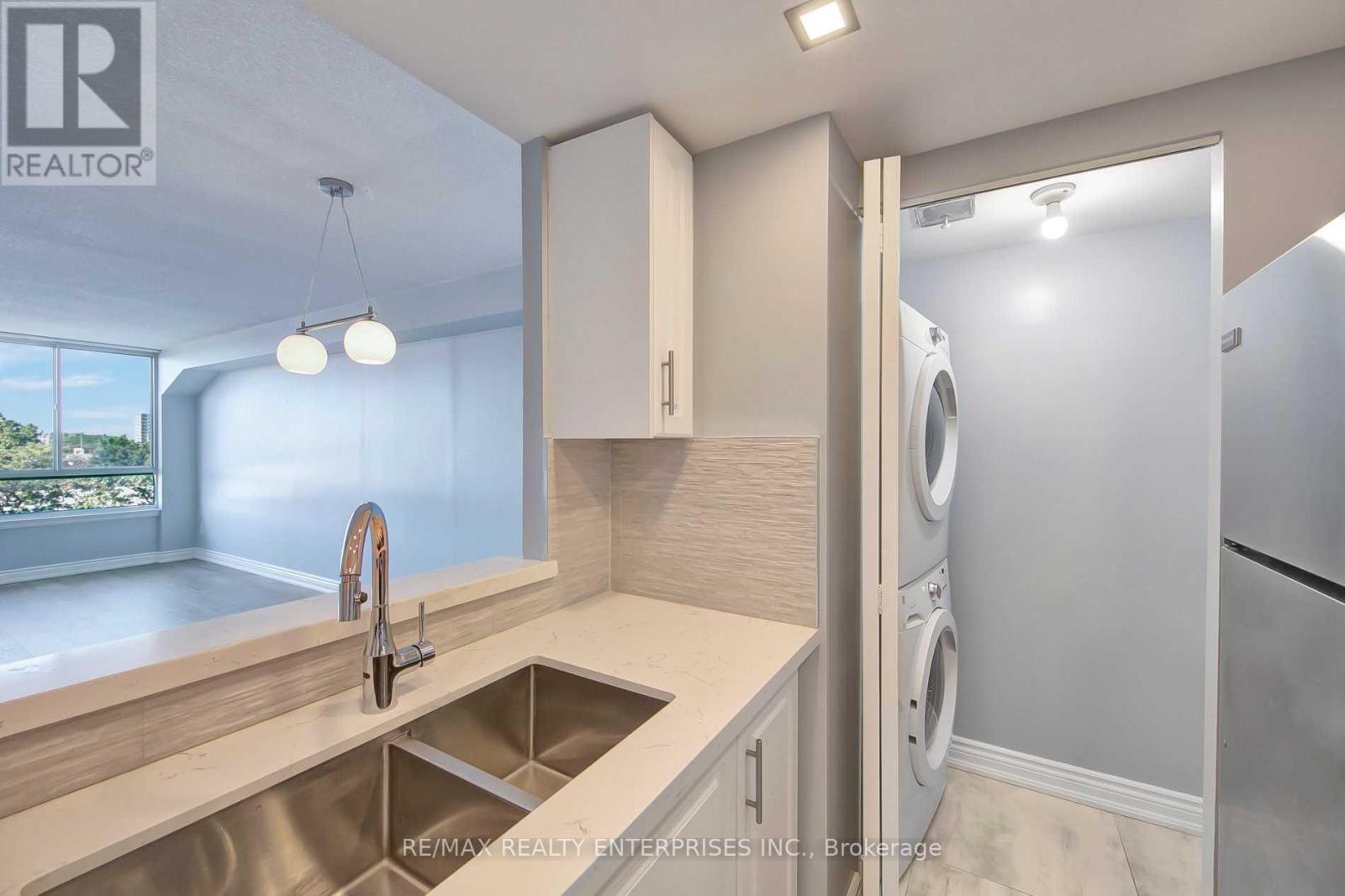 420 - 1001 Cedarglen Gate, Mississauga, ON - Indoor