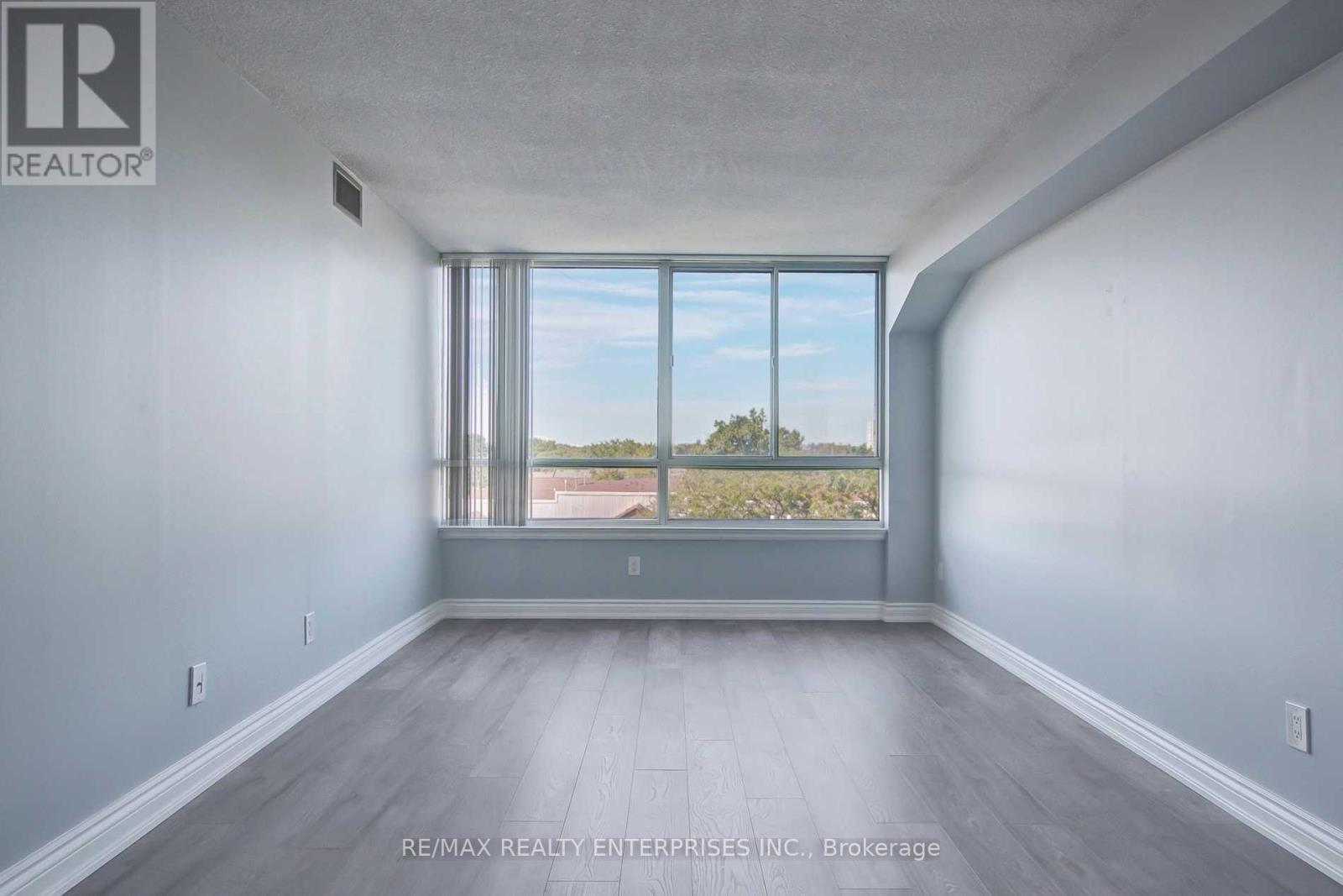 420 - 1001 Cedarglen Gate, Mississauga, ON - Indoor Photo Showing Other Room