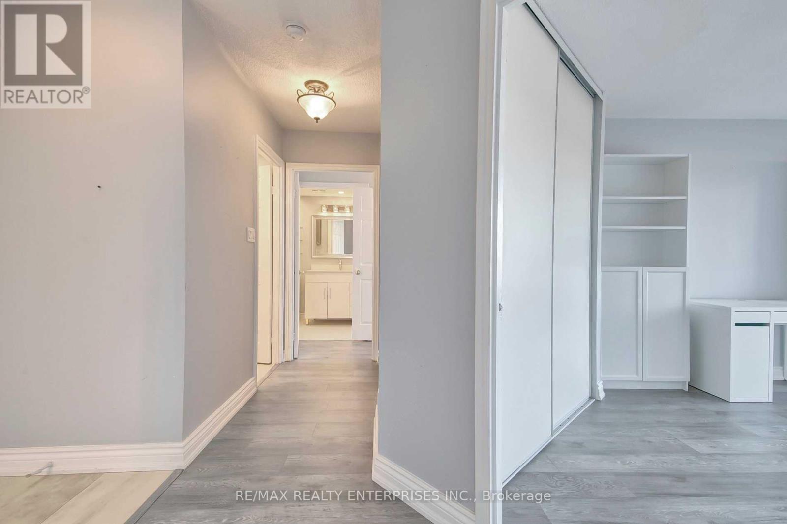 420 - 1001 Cedarglen Gate, Mississauga, ON - Indoor Photo Showing Other Room