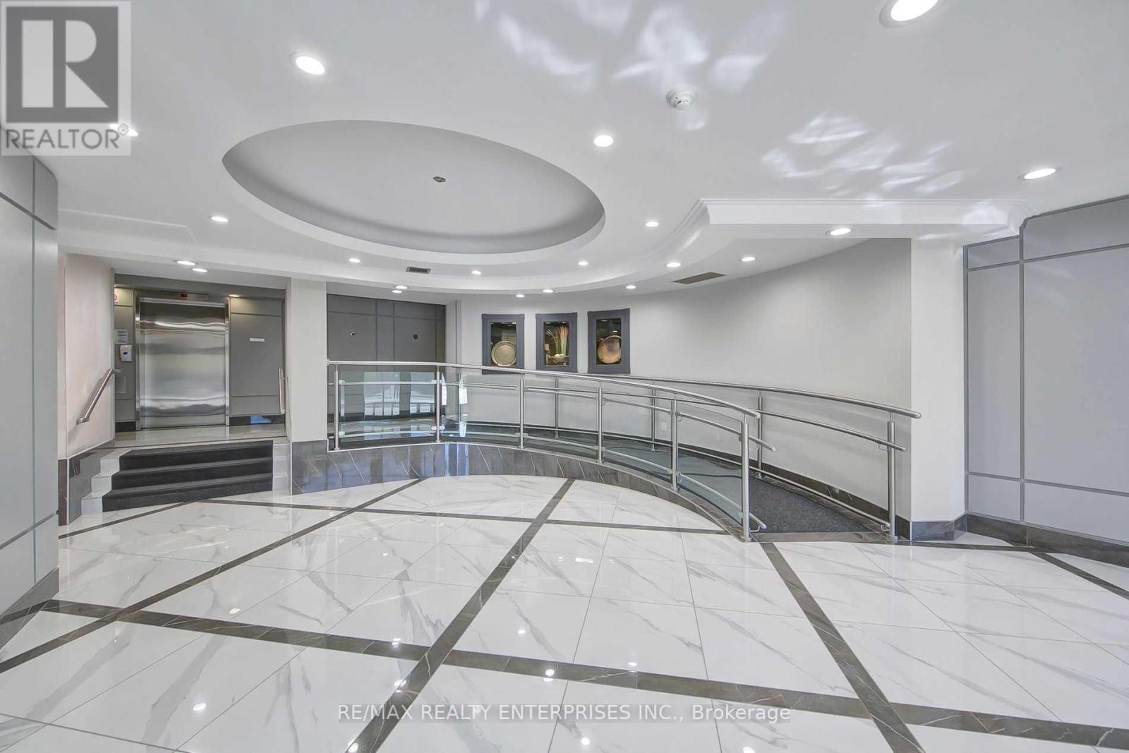 420 - 1001 Cedarglen Gate, Mississauga, ON - Indoor Photo Showing Other Room