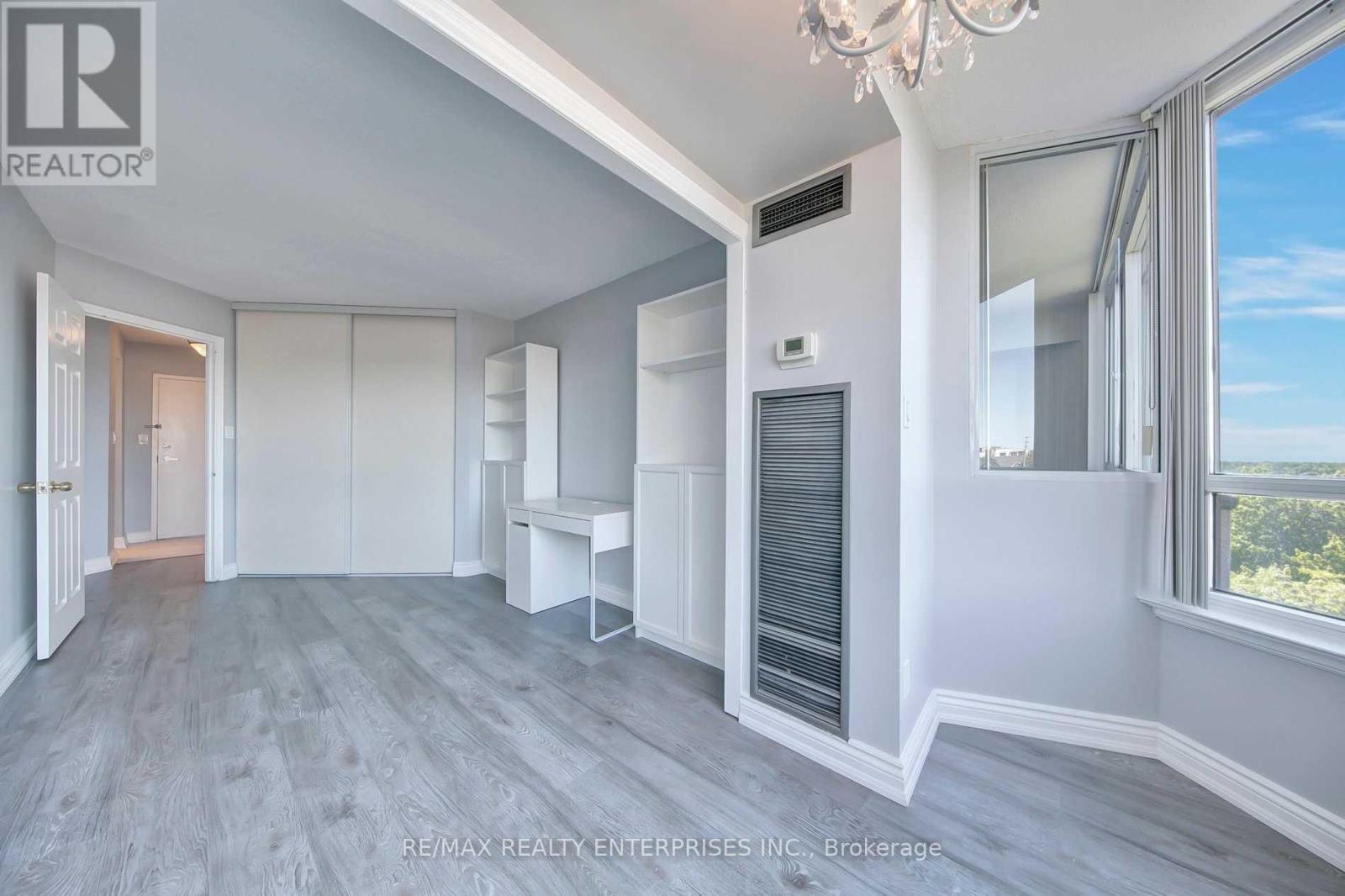 420 - 1001 Cedarglen Gate, Mississauga, ON - Indoor Photo Showing Other Room