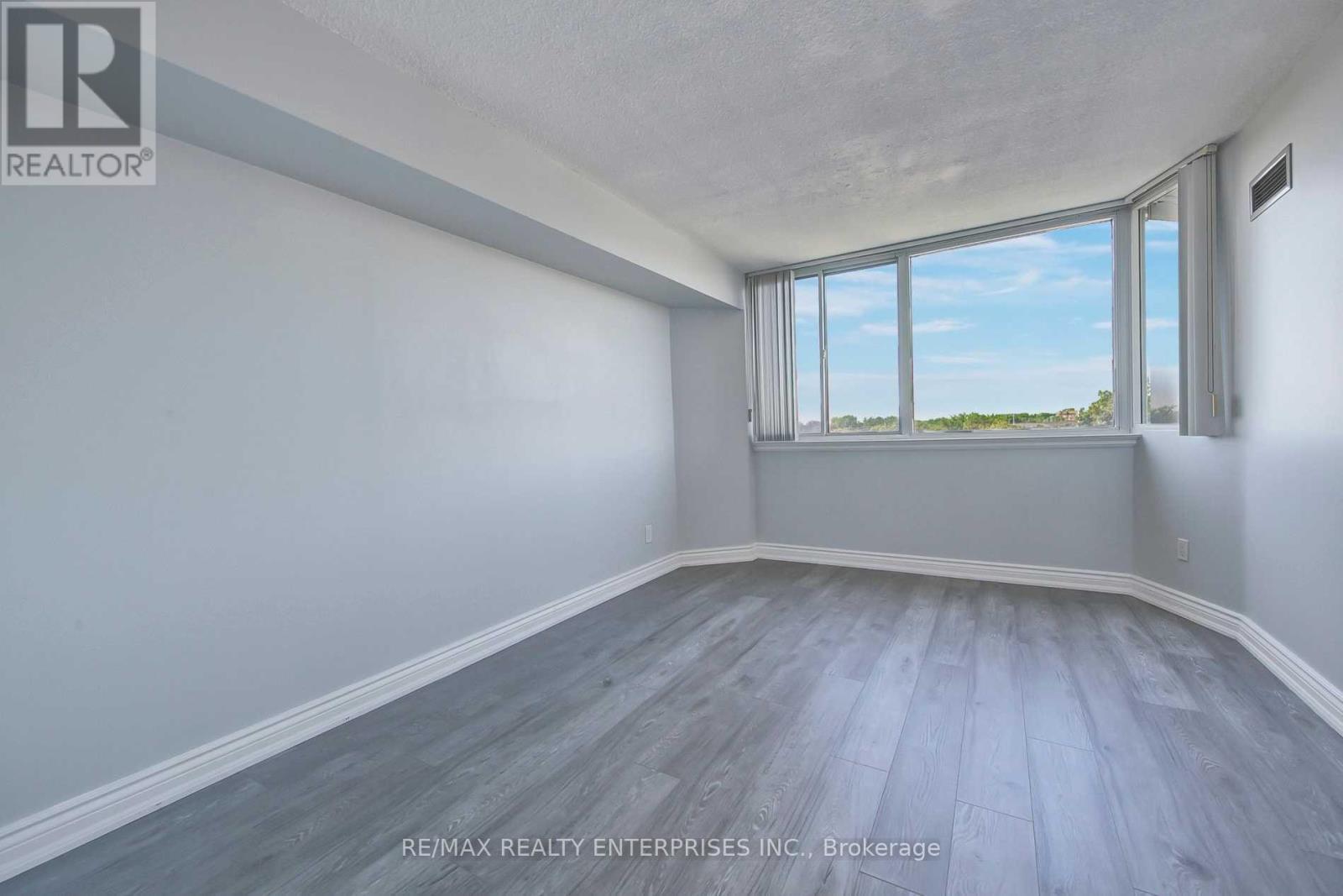 420 - 1001 Cedarglen Gate, Mississauga, ON - Indoor Photo Showing Other Room