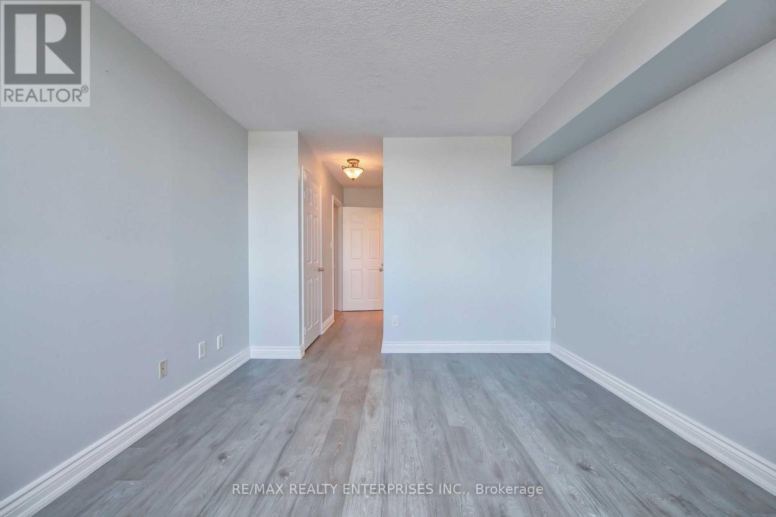 420 - 1001 Cedarglen Gate, Mississauga, ON - Indoor Photo Showing Other Room