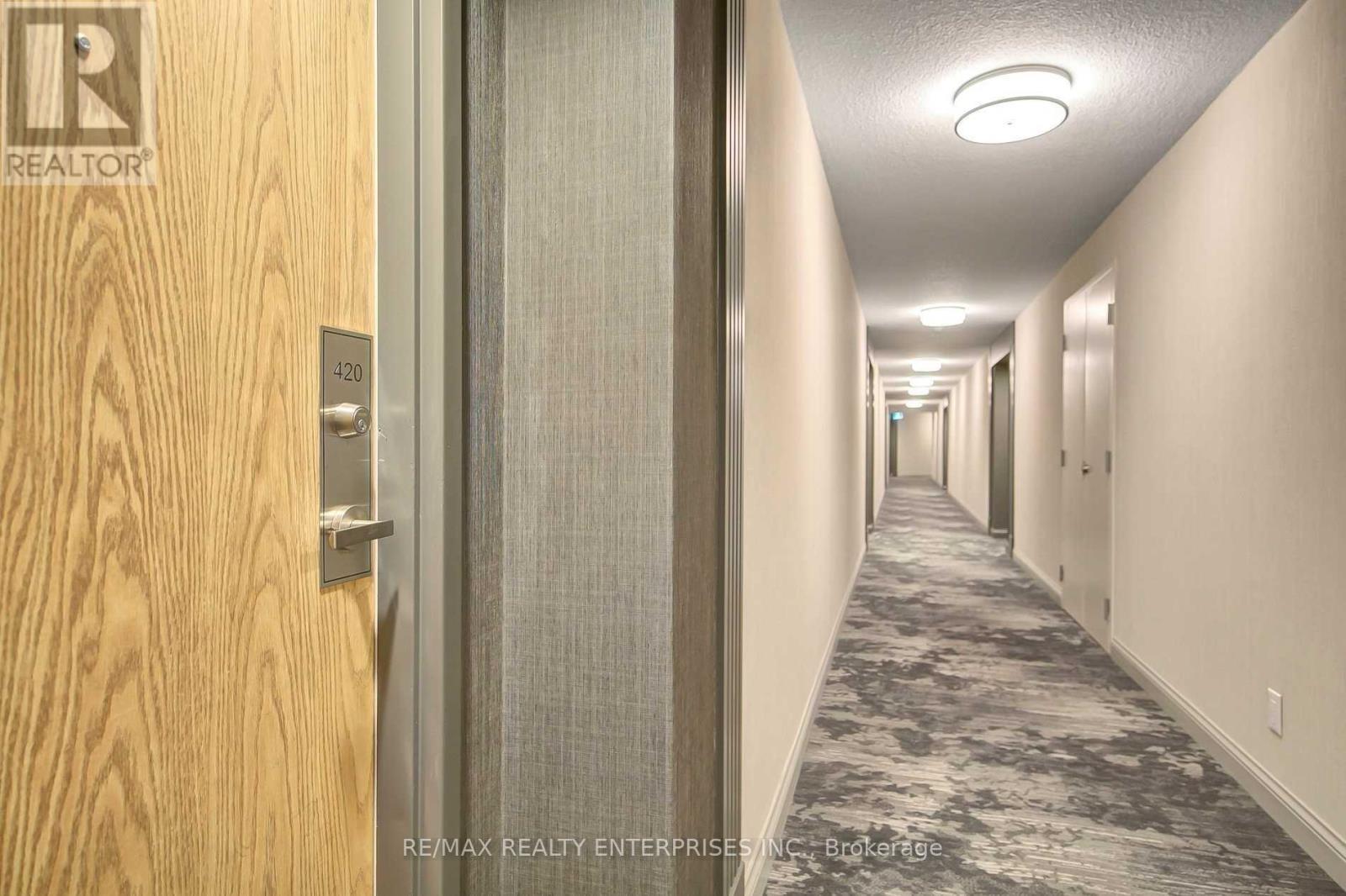 420 - 1001 Cedarglen Gate, Mississauga, ON - Indoor Photo Showing Other Room