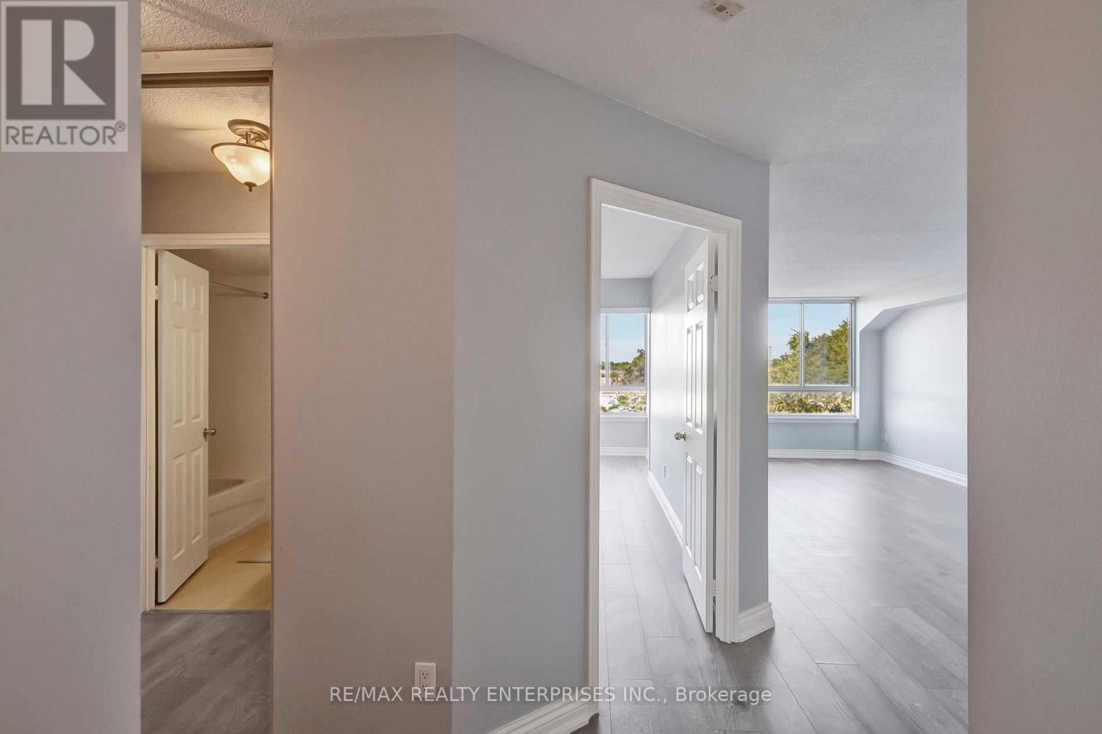 420 - 1001 Cedarglen Gate, Mississauga, ON - Indoor Photo Showing Other Room