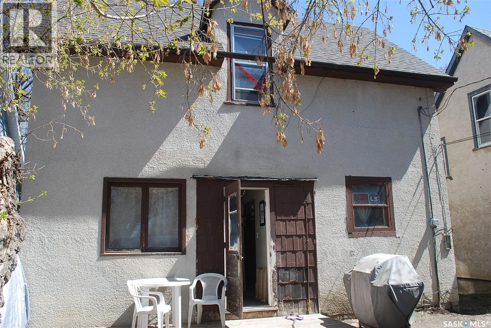 1346 Rae Street, Regina, SK - Outdoor