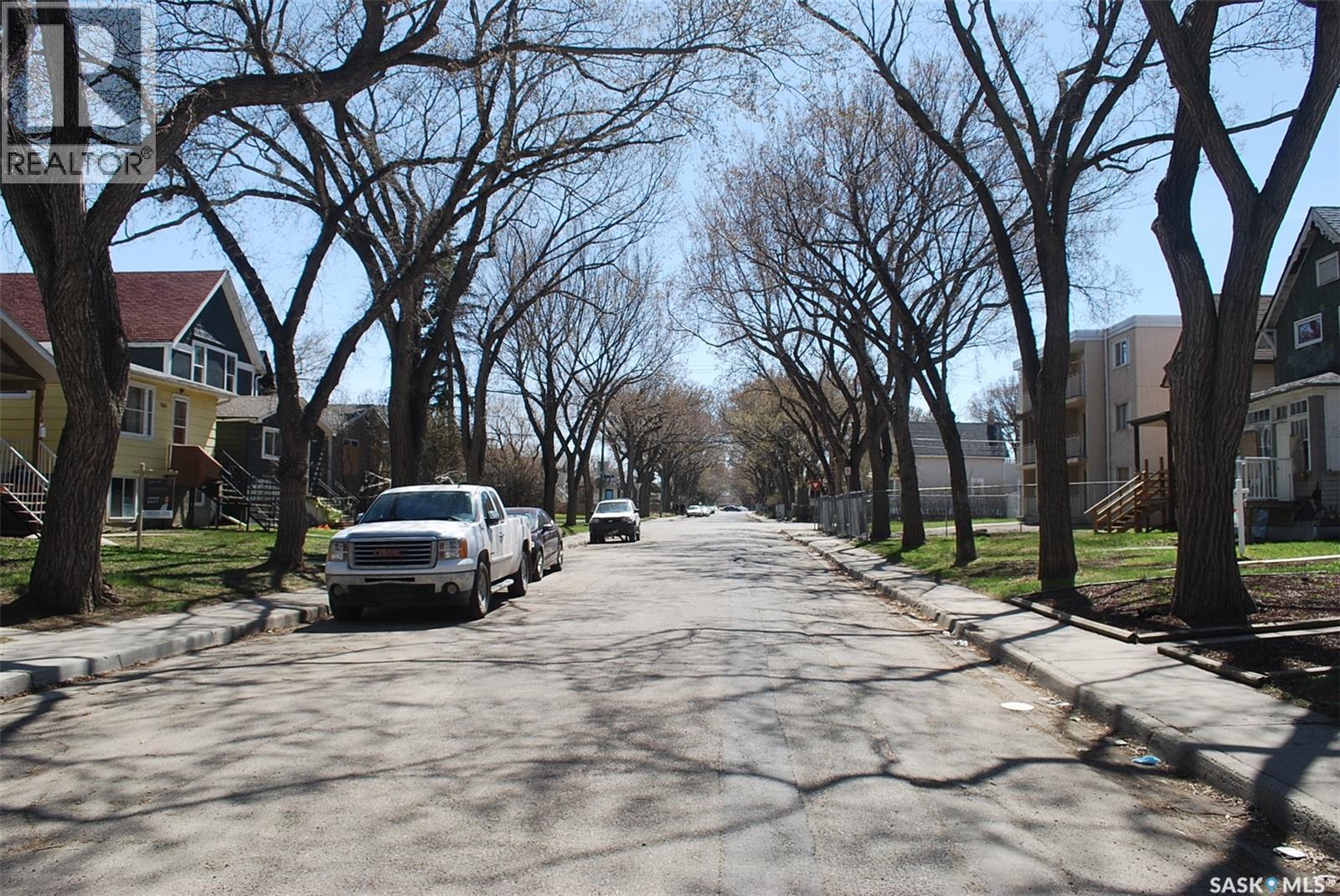 1346 Rae Street, Regina, SK - Outdoor