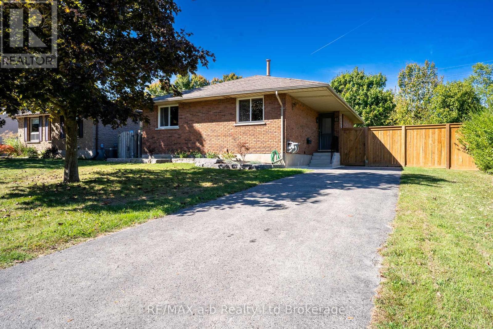 41 Trottier Drive, Tillsonburg, ON - Outdoor