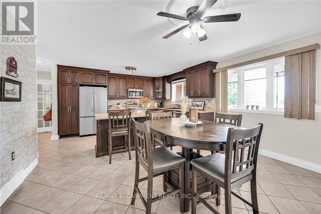 180 West Side Road, Port Colborne, ON - Indoor Photo Showing Dining Room